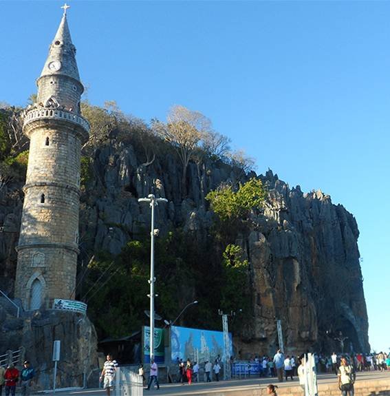 https://bahiaencantadatour.com.br/services/uploads/_original/transfer-chapada-diamantina-500151.jpg